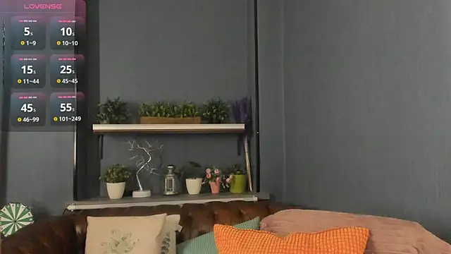 JesiaFoxi online show from 11.06.25