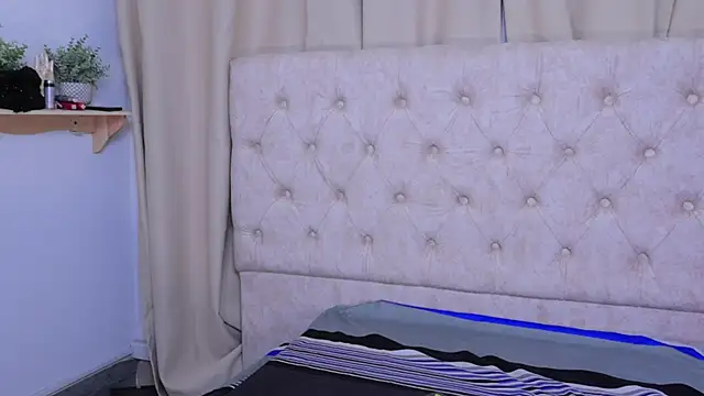 ashleyvalirya online show from 12.19.24