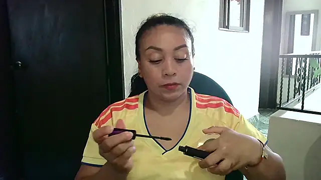 Snapshot of zaray_bella chatting on 07.07.26 zaray bella online show from 07.07.26