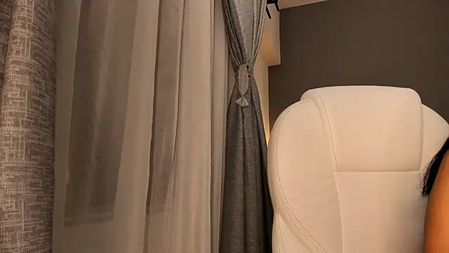 Snapshot of Giovanna_oliveira chatting on 10.27.25 Giovanna oliveira online show from 10.27.25