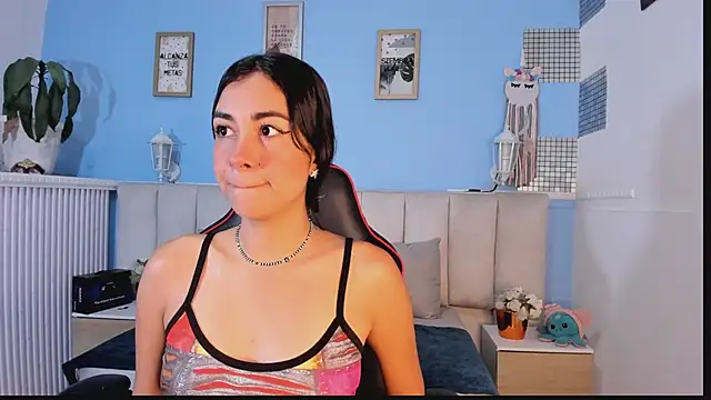 lyzzi smith01 online show from 01.22.25