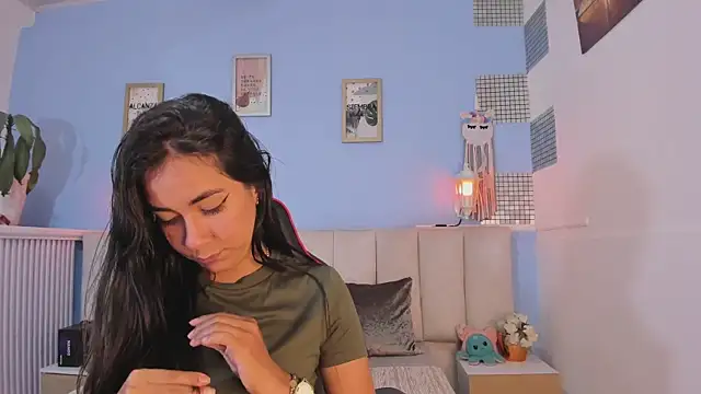 lyzzi smith01 online show from 01.28.25