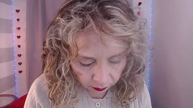 Snapshot of Afrodita_sg chatting on 02.18.26 Afrodita sg online show from 02.18.26