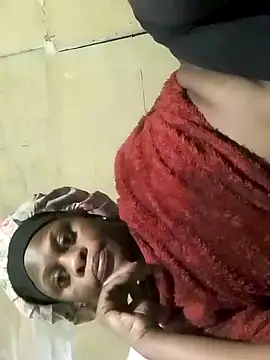 Snapshot of ZIPORA07 chatting on 10.02.25 ZIPORA07 online show from 10.02.25