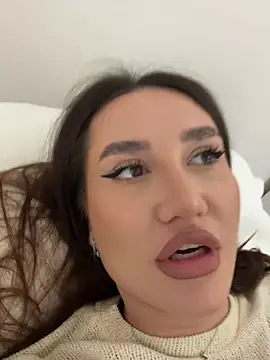 Snapshot of freyacherie chatting on 11.11.25 freyacherie online show from 11.11.25