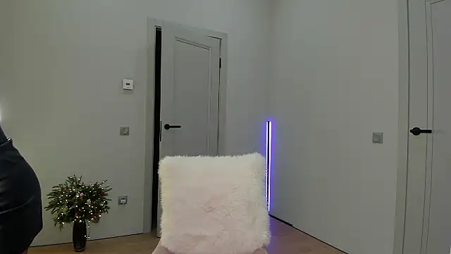  cometoseeme  online show from 01.08.26