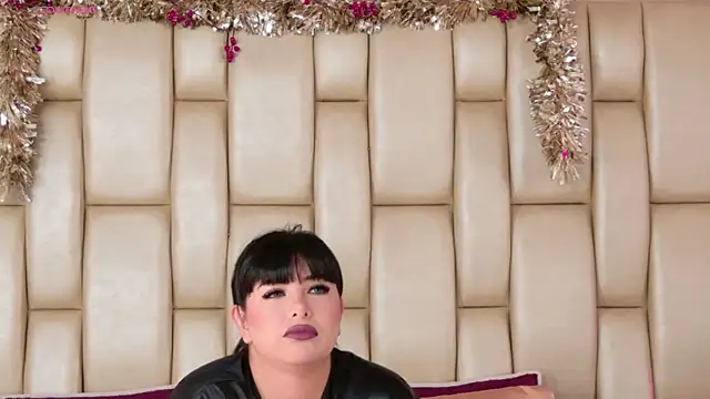 Alexa Miss online show from 11.30.25