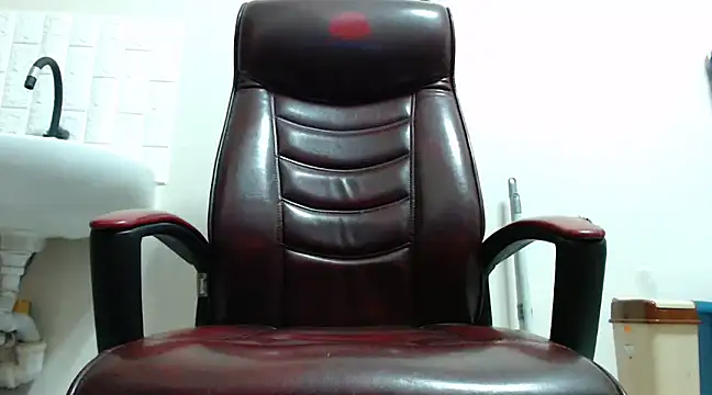 Snapshot of hardbigcock16 chatting on 12.11.24 hardbigcock16 online show from 12.11.24