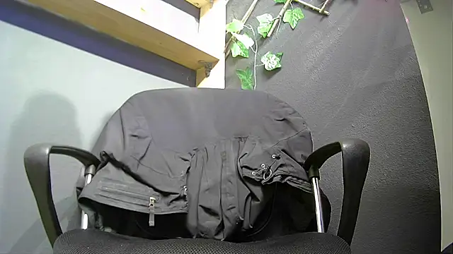 hardbigcock16 online show from 10.18.25