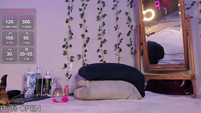 Peaches N Kreme online show from 02.12.26