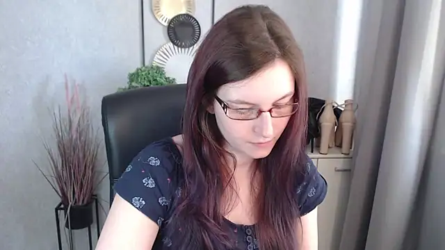 emmaxDelight online show from 03.12.26