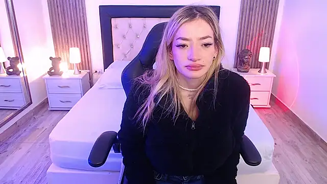 zoe jones13 online show from 10.11.25