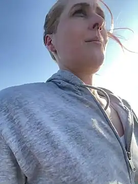 Snapshot of JoleneFuego chatting on 03.22.25 JoleneFuego online show from 03.22.25