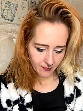 Snapshot of JoleneFuego chatting on 11.05.25 JoleneFuego online show from 11.05.25