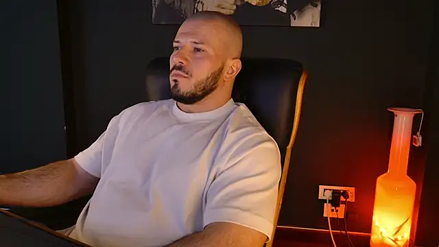 Snapshot of AngeloEric chatting on 02.10.26 AngeloEric online show from 02.10.26