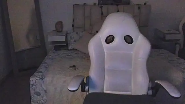 Snapshot of zoe_turnner_18 chatting on 11.14.25 zoe turnner 18 online show from 11.14.25