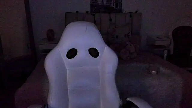 Snapshot of zoe_turnner_18 chatting on 11.21.25 zoe turnner 18 online show from 11.21.25