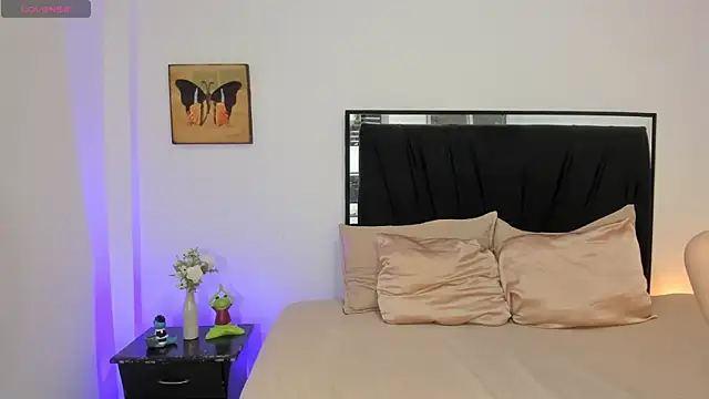 Snapshot of lilithTeen1_ chatting on 10.16.25 lilithTeen1 online show from 10.16.25