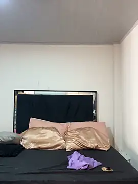 Snapshot of lilithTeen1_ chatting on 11.04.25 lilithTeen1 online show from 11.04.25