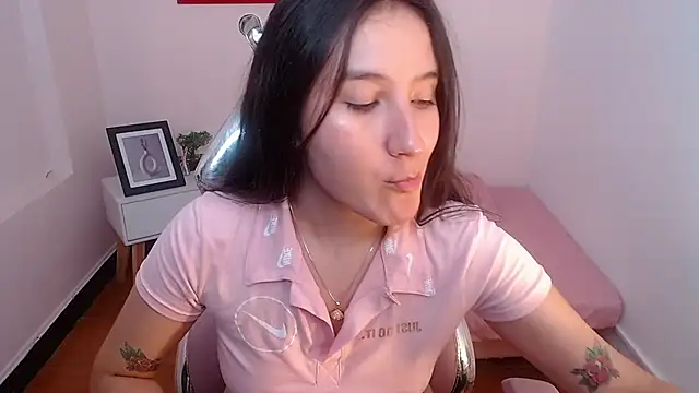 Snapshot of sweetyy_lollipop chatting on 02.11.25 sweetyy lollipop online show from 02.11.25