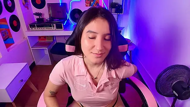 Snapshot of sweetyy_lollipop chatting on 03.11.25 sweetyy lollipop online show from 03.11.25