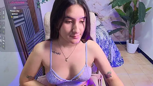 Snapshot of sweetyy_lollipop chatting on 09.25.25 sweetyy lollipop online show from 09.25.25