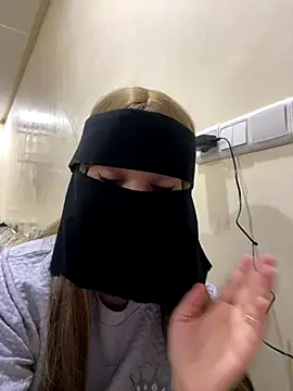 jijijoudia online show from 11.14.25