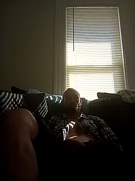 Snapshot of armdy371 chatting on 10.21.25 armdy371 online show from 10.21.25