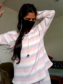 Snapshot of _SonPari_ chatting on 12.14.24 SonPari online show from 12.14.24