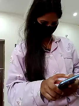 Snapshot of _SonPari_ chatting on 12.15.24 SonPari online show from 12.15.24