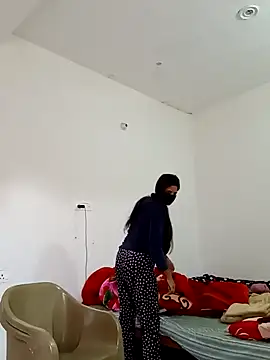 Snapshot of _SonPari_ chatting on 12.16.24 SonPari online show from 12.16.24