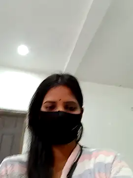 Snapshot of _SonPari_ chatting on 12.18.24 SonPari online show from 12.18.24