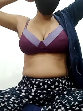 Snapshot of _SonPari_ chatting on 12.21.24 SonPari online show from 12.21.24