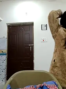 Snapshot of _SonPari_ chatting on 12.22.24 SonPari online show from 12.22.24