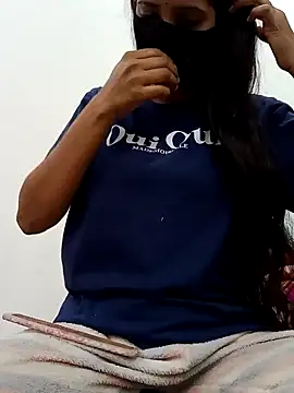 Snapshot of _SonPari_ chatting on 12.23.24 SonPari online show from 12.23.24