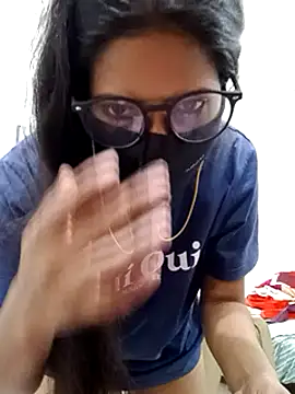 Snapshot of _SonPari_ chatting on 12.30.24 SonPari online show from 12.30.24