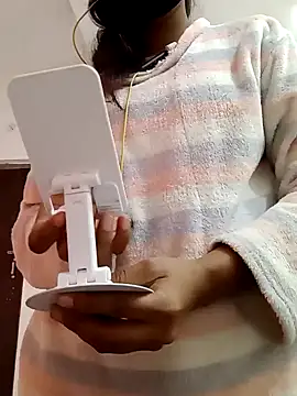 Snapshot of _SonPari_ chatting on 01.04.25 SonPari online show from 01.04.25