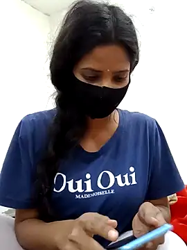 Snapshot of _SonPari_ chatting on 01.13.25 SonPari online show from 01.13.25