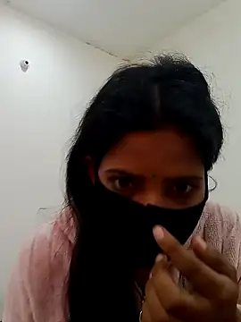 Snapshot of _SonPari_ chatting on 01.18.25 SonPari online show from 01.18.25