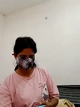 Snapshot of _SonPari_ chatting on 01.30.25 SonPari online show from 01.30.25