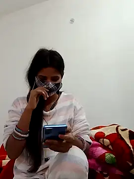 Snapshot of _SonPari_ chatting on 02.04.25 SonPari online show from 02.04.25