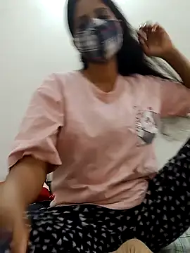 Snapshot of _SonPari_ chatting on 02.17.25 SonPari online show from 02.17.25