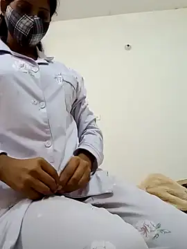 Snapshot of _SonPari_ chatting on 02.21.25 SonPari online show from 02.21.25