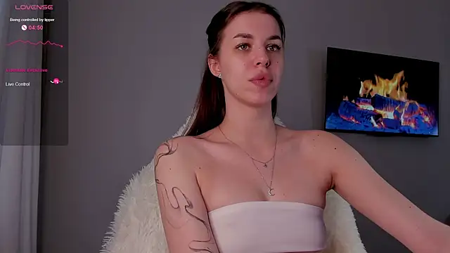 julianymphh online show from 02.17.25
