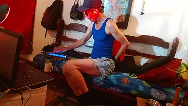 laye19 online show from 02.08.26