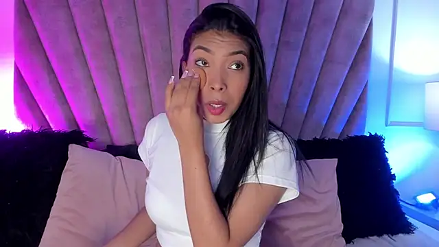 KarolRojas  online show from 11.10.25