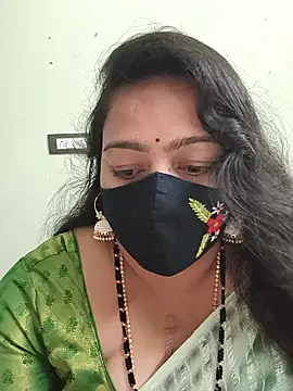 Snapshot of neelu-hoty chatting on 11.05.25 neelu-hoty online show from 11.05.25