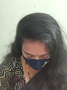 Snapshot of neelu-hoty chatting on 12.05.25 neelu-hoty online show from 12.05.25