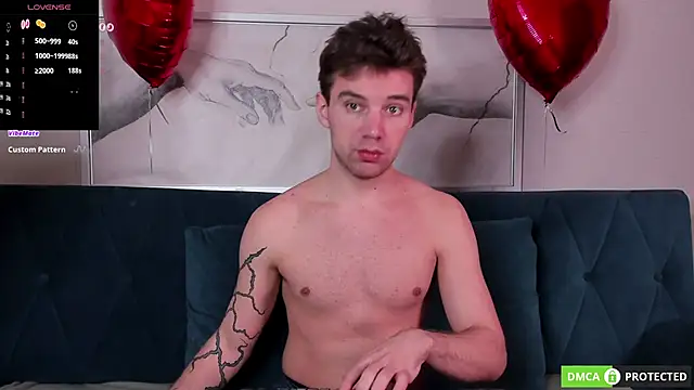 Snapshot of ArthurWhitee chatting on 02.11.25 ArthurWhitee online show from 02.11.25