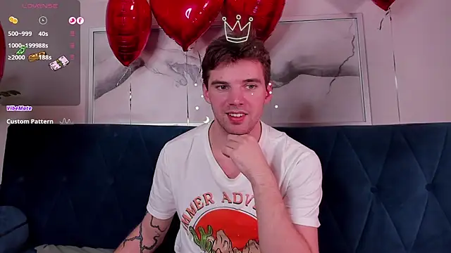 Snapshot of ArthurWhitee chatting on 02.11.25 ArthurWhitee online show from 02.11.25